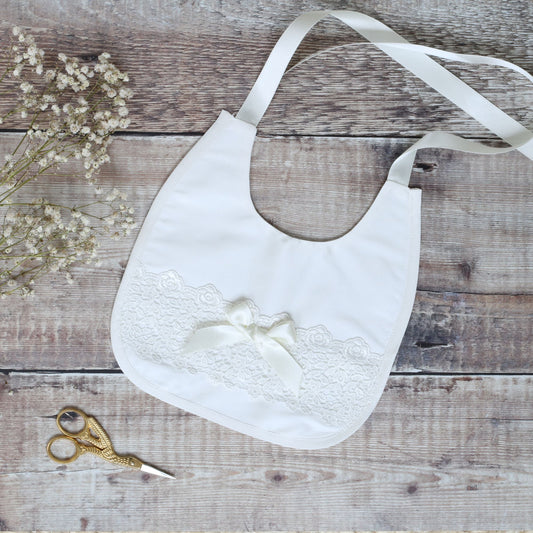 Evelyn Bib