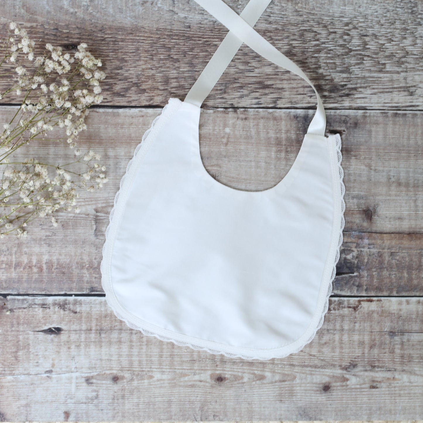 Clara Bib
